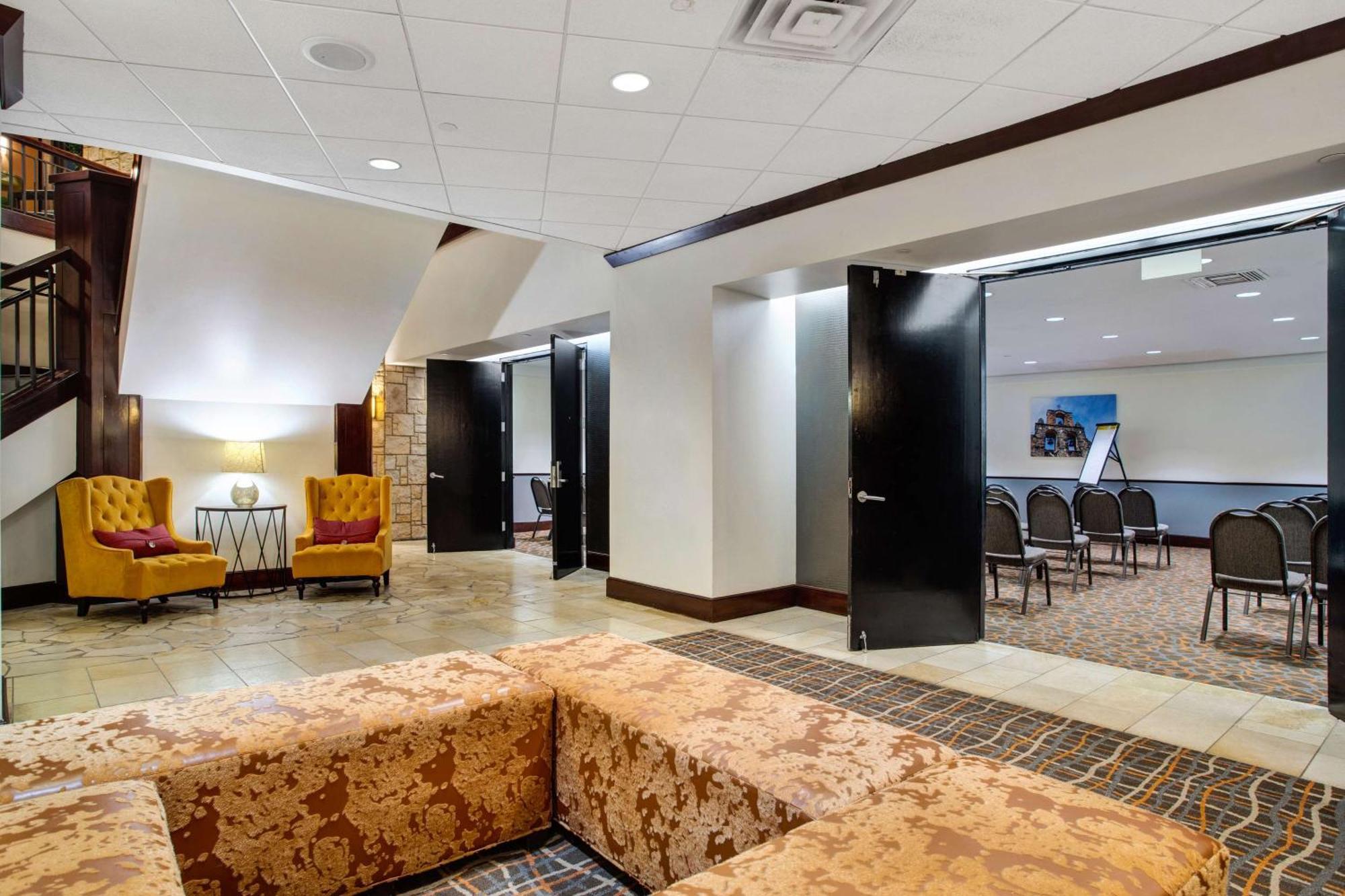 The Emily Morgan Hotel - A Doubletree By Hilton Σαν Αντόνιο Εξωτερικό φωτογραφία